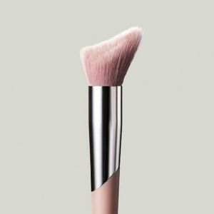 NWOB Fenty Cheek Hugging Highlighter Brush